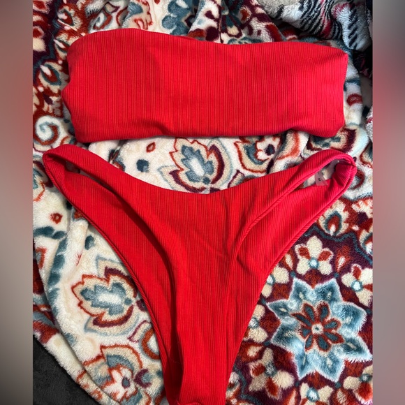 strapless red bikini set! - Picture 1 of 2